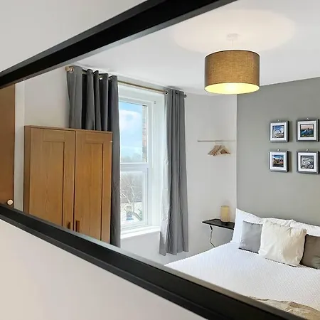 April Disc - Long - Contractors Appartement *